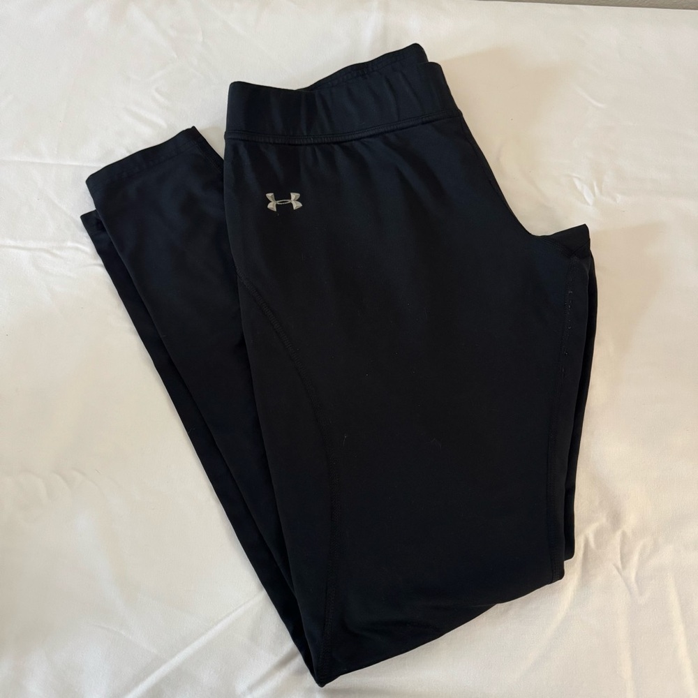 Under Armour cold gear leggings
Size L